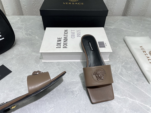Versace Early Spring New Sastefang Leather Slipper 35-40-0378cb27